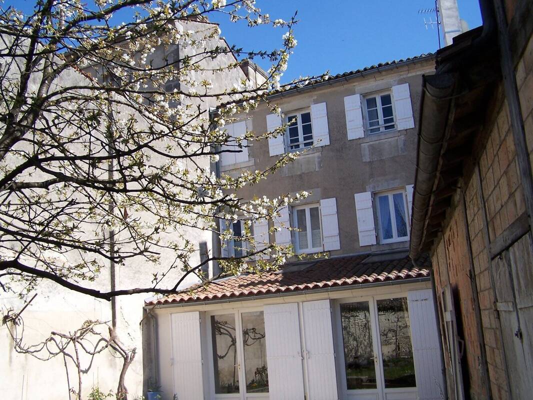 Maison à COGNAC