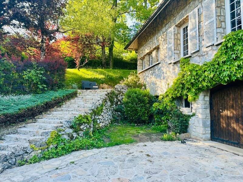 Maison à OYONNAX
