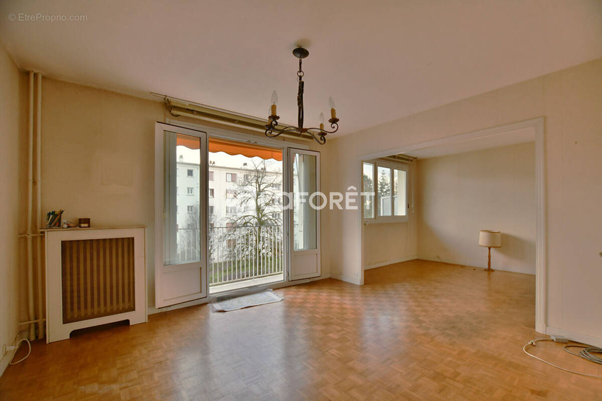 Appartement à LA CELLE-SAINT-CLOUD