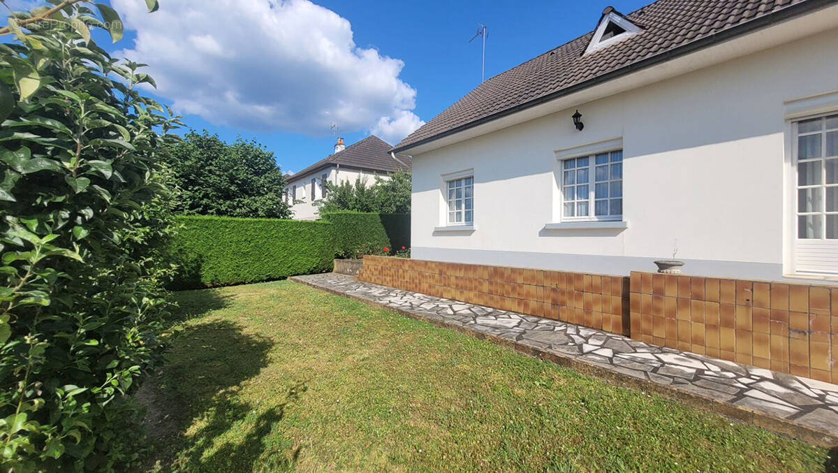 Maison à MONTBAZON