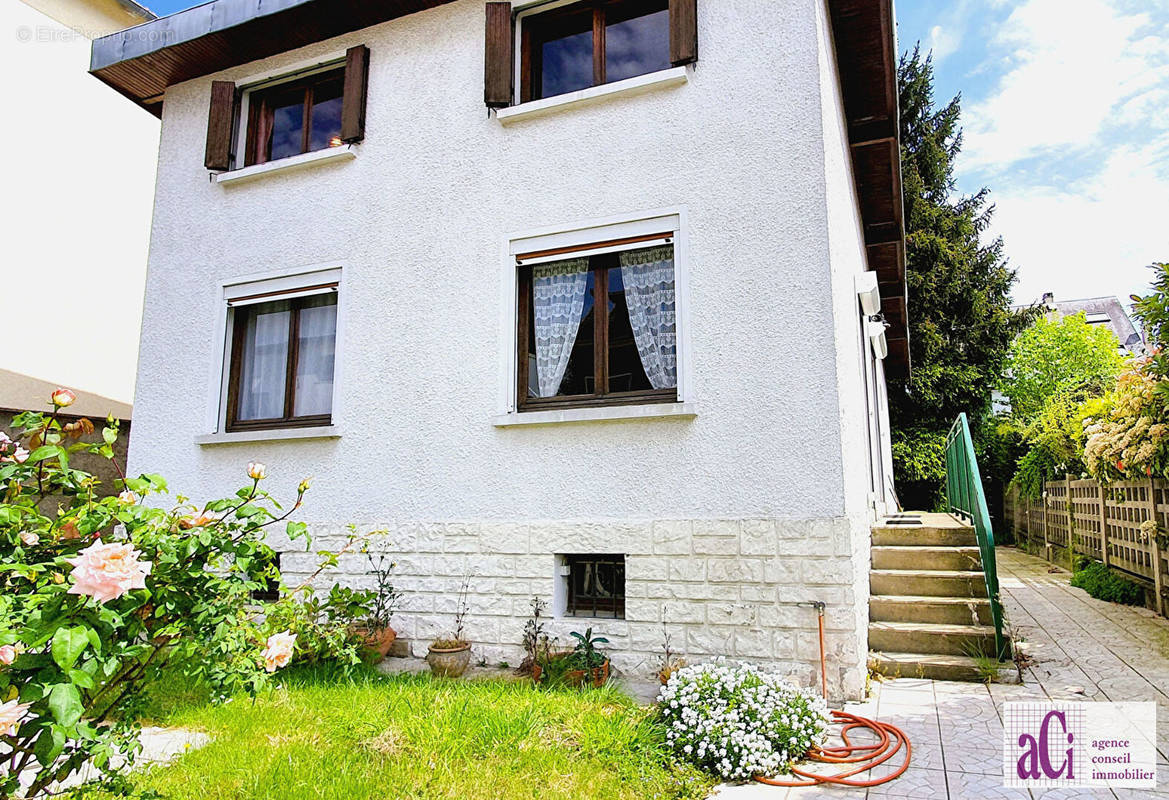 Maison à L&#039;HAY-LES-ROSES