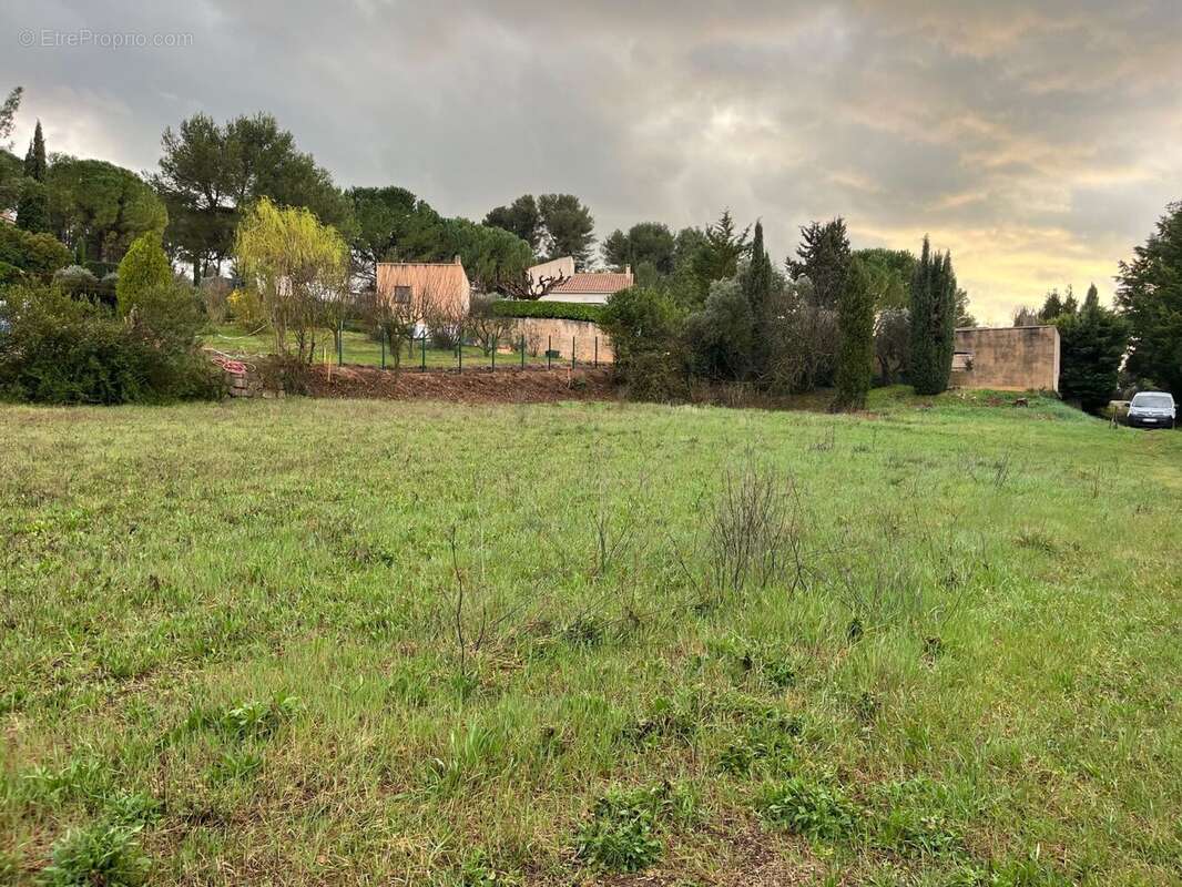 Terrain à AIX-EN-PROVENCE