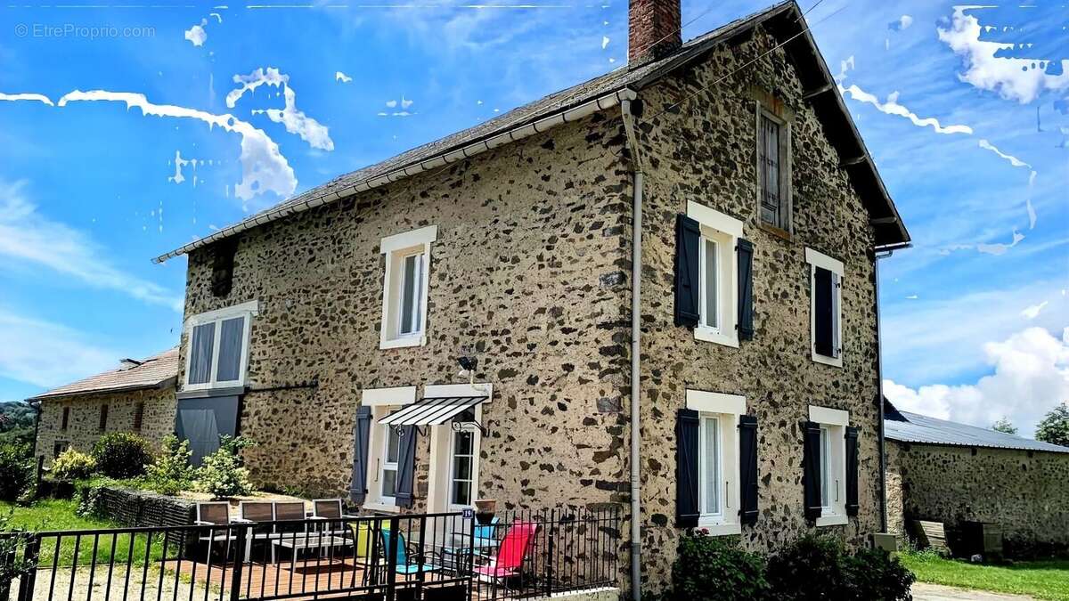 Maison à CHALUS