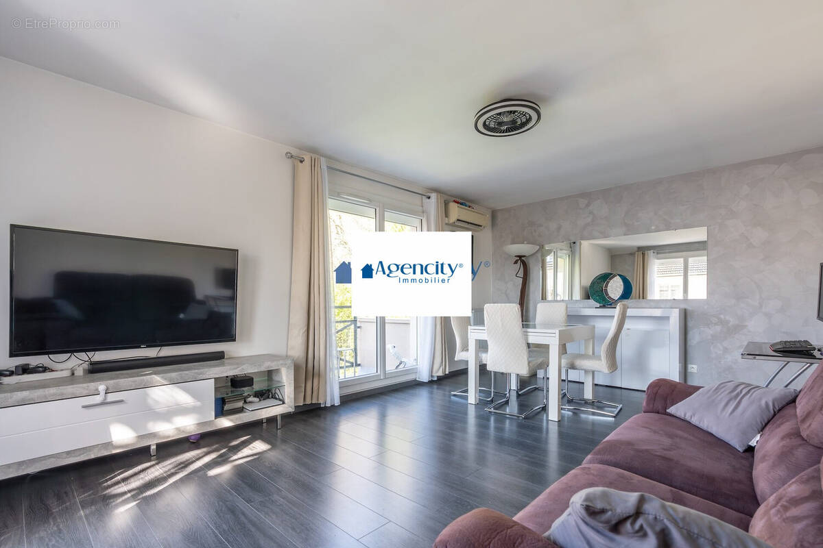 Appartement à TORCY