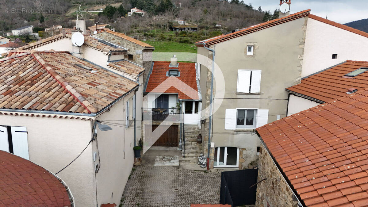 Maison à SAINT-VICTOR
