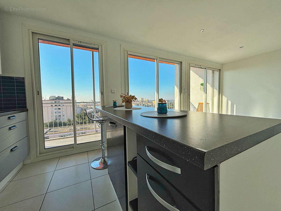 Appartement à PORT-DE-BOUC