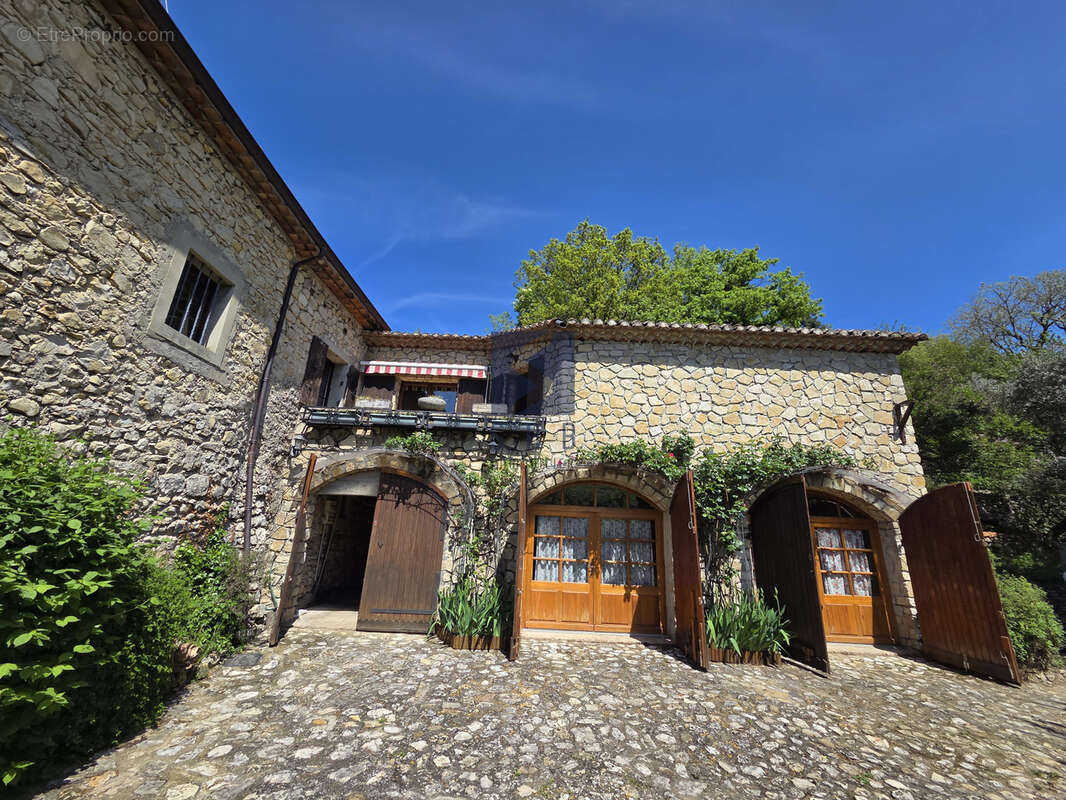 Maison à MIRMANDE