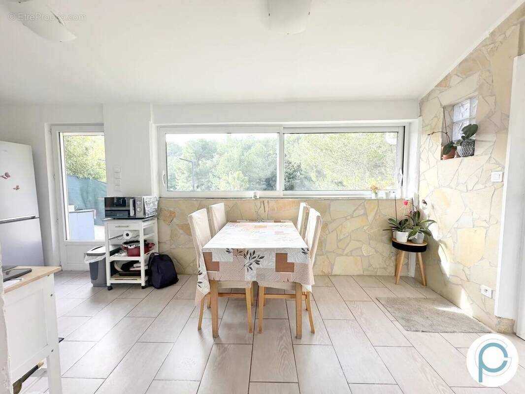 Maison à LE CASTELLET