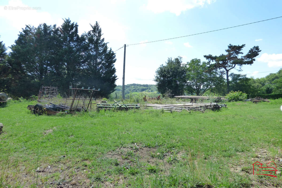 Terrain à CAUZAC