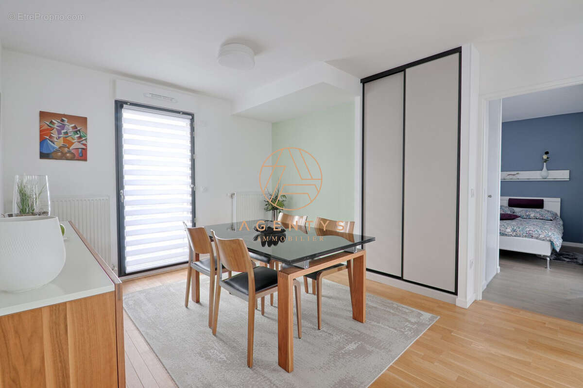 Appartement à SAINT-MAUR-DES-FOSSES