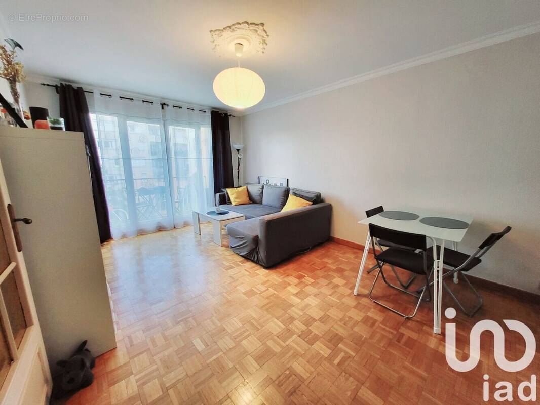 Photo 1 - Appartement à SAINT-GRATIEN