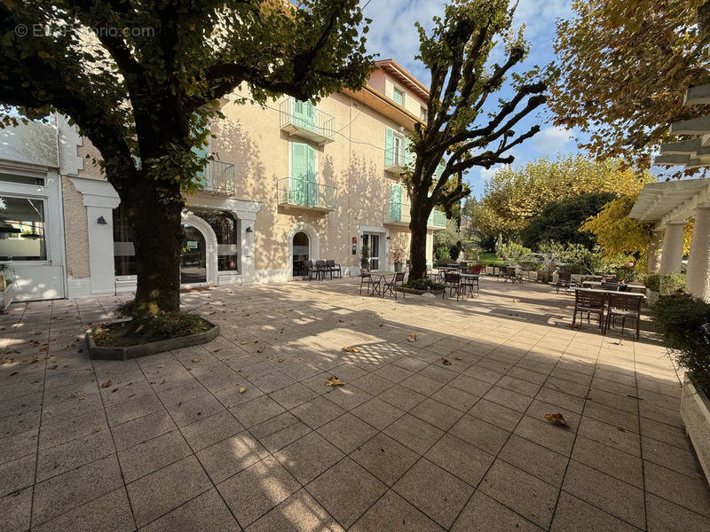 Commerce à AIX-LES-BAINS