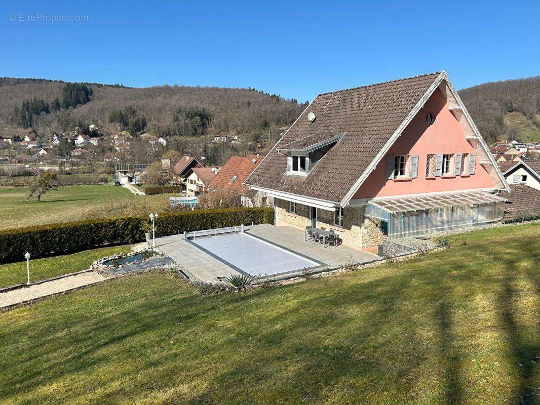 Maison à PONT-DE-ROIDE