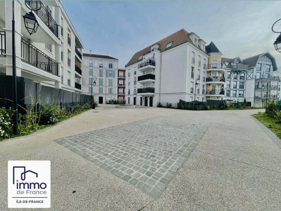 Appartement à LE BLANC-MESNIL