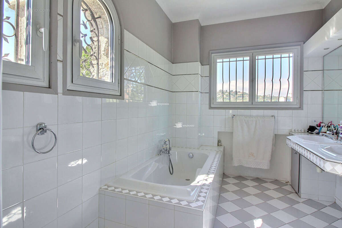 Maison à MOUGINS