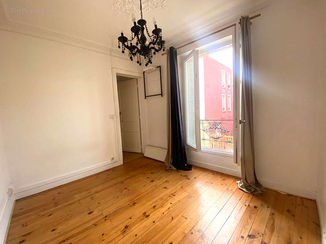 Appartement à PARIS-20E