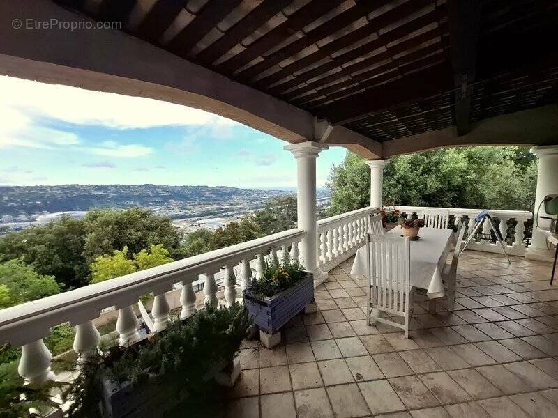 Maison à SAINT-LAURENT-DU-VAR