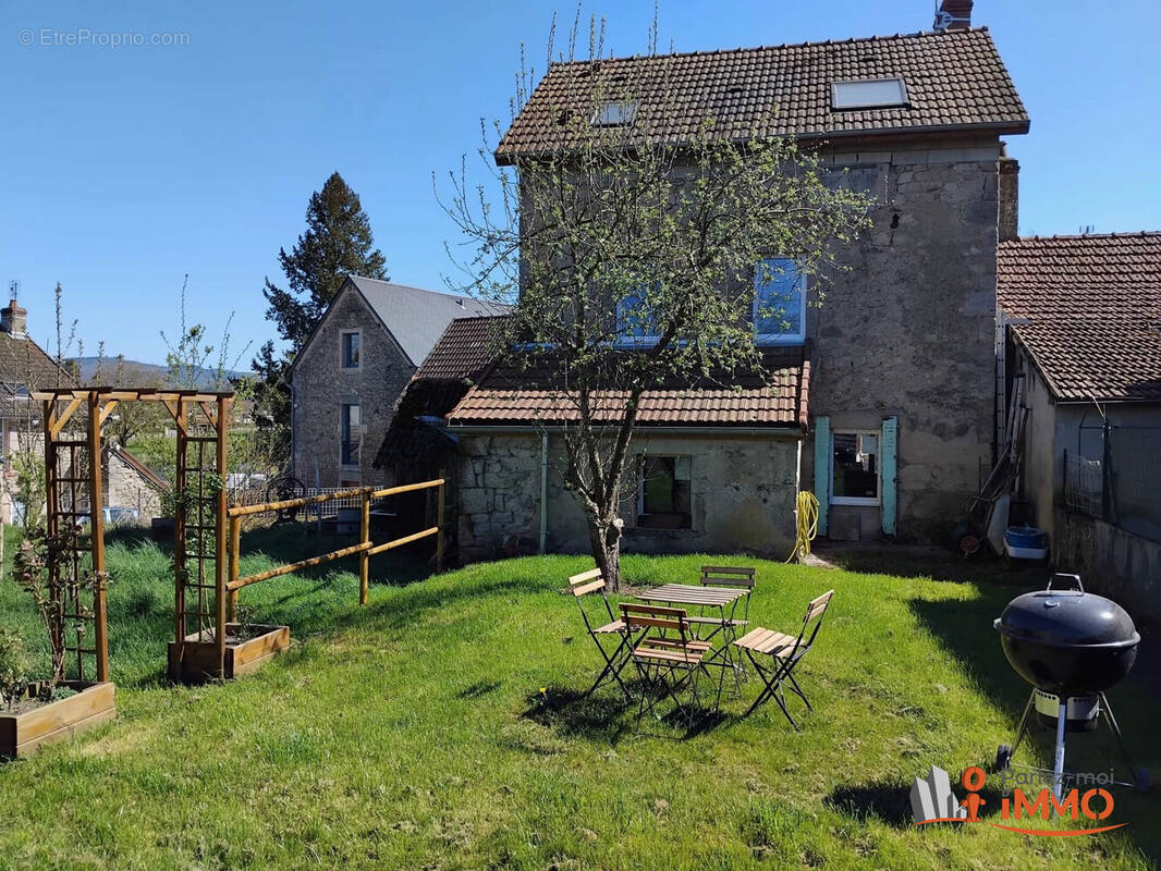 Maison à ETANG-SUR-ARROUX
