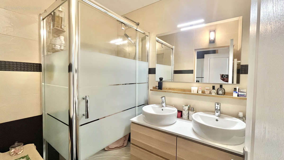 Appartement à LA CELLE-SAINT-CLOUD