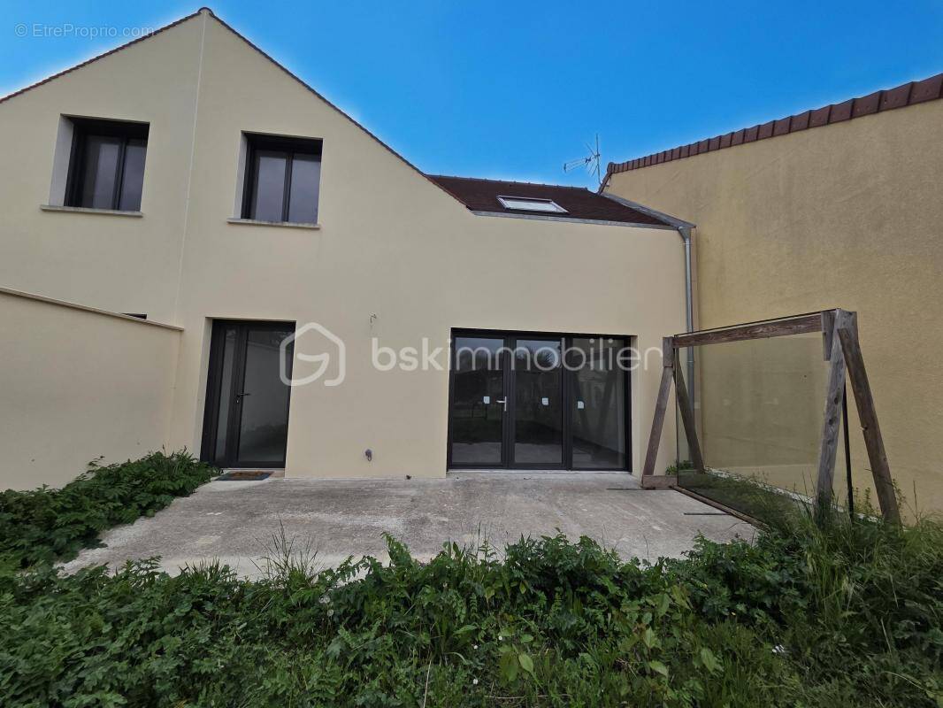 Maison à COUPVRAY