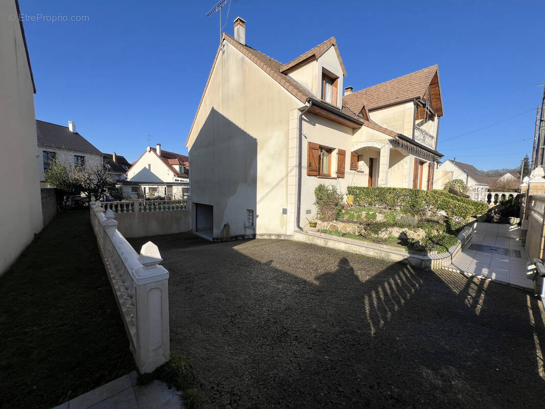 Maison à PONTAULT-COMBAULT