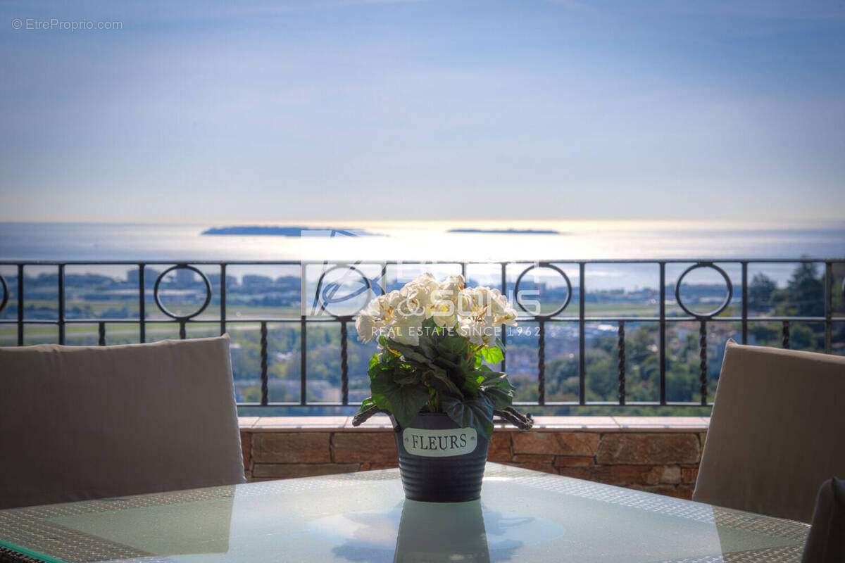 Appartement à MANDELIEU-LA-NAPOULE