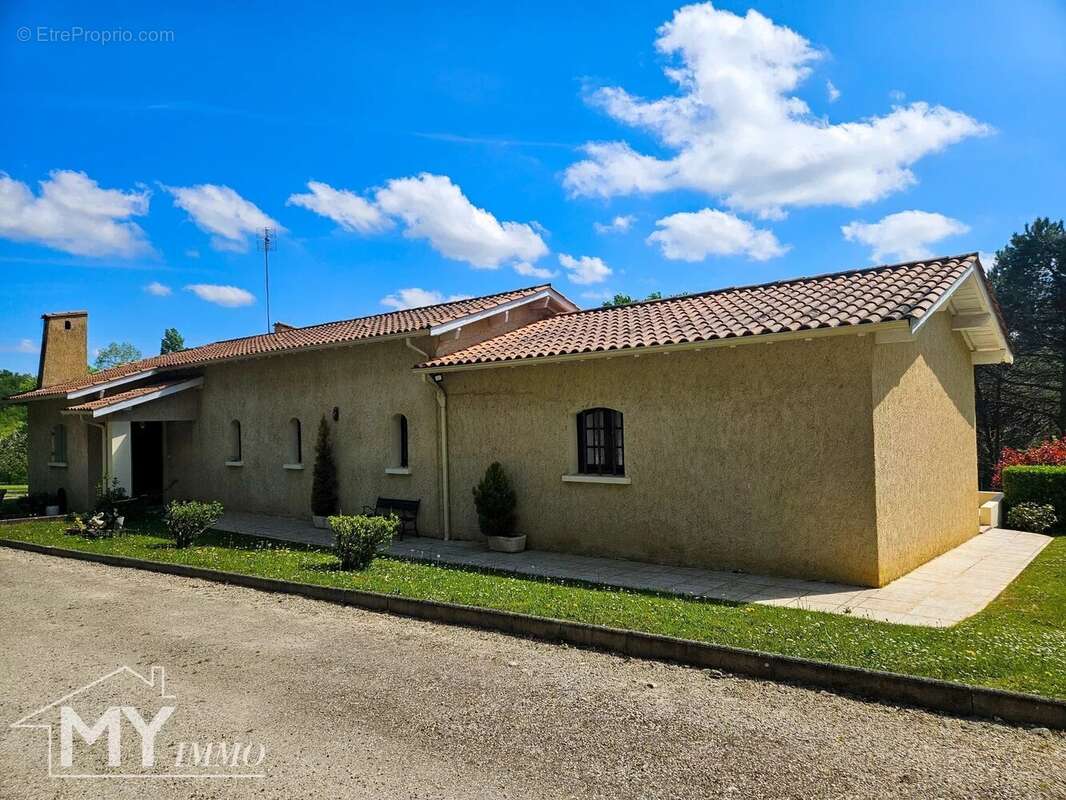 Maison à PINEUILH