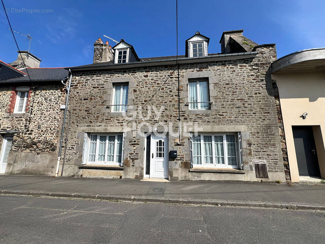 Maison à DOL-DE-BRETAGNE