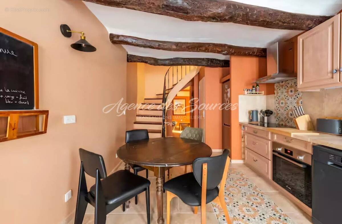 Appartement à TAVERNES