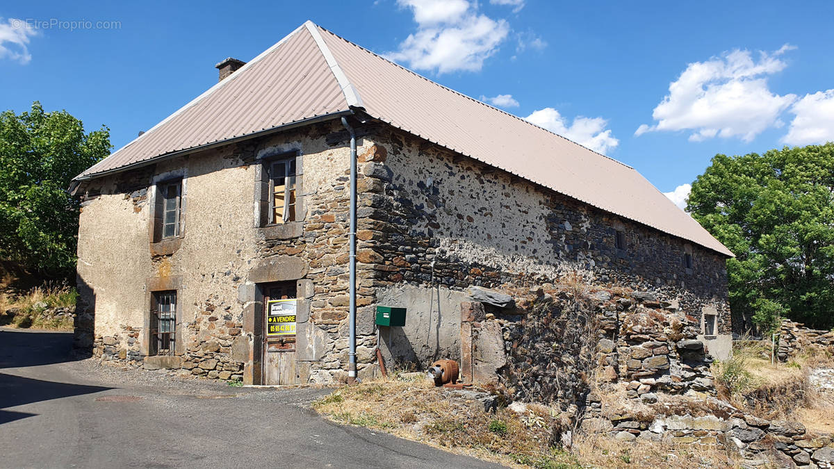 Maison à PRADES-D&#039;AUBRAC