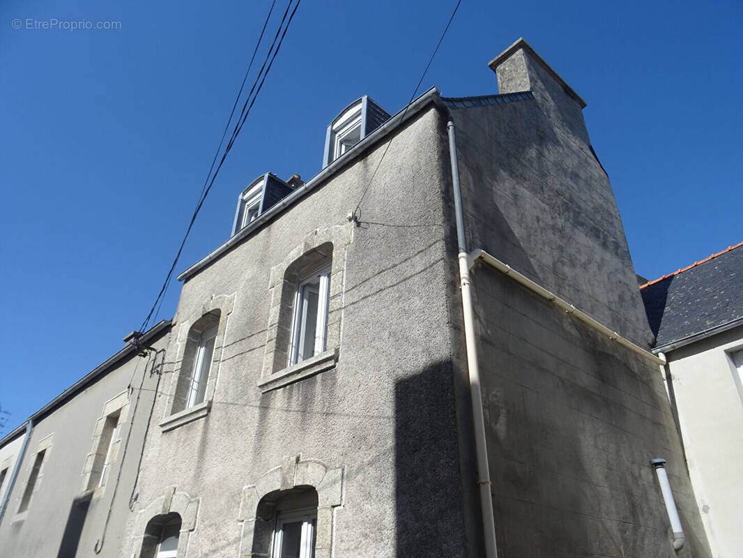 Maison à PLOUGUERNEAU