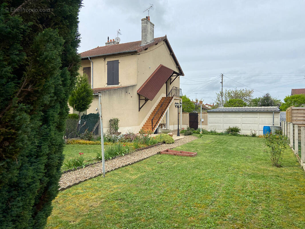 Maison à VARENNES-VAUZELLES