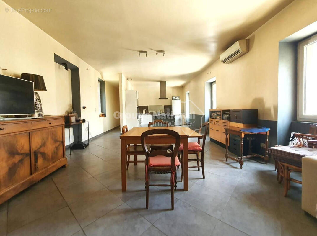 Appartement à SAINT-CHAMAS