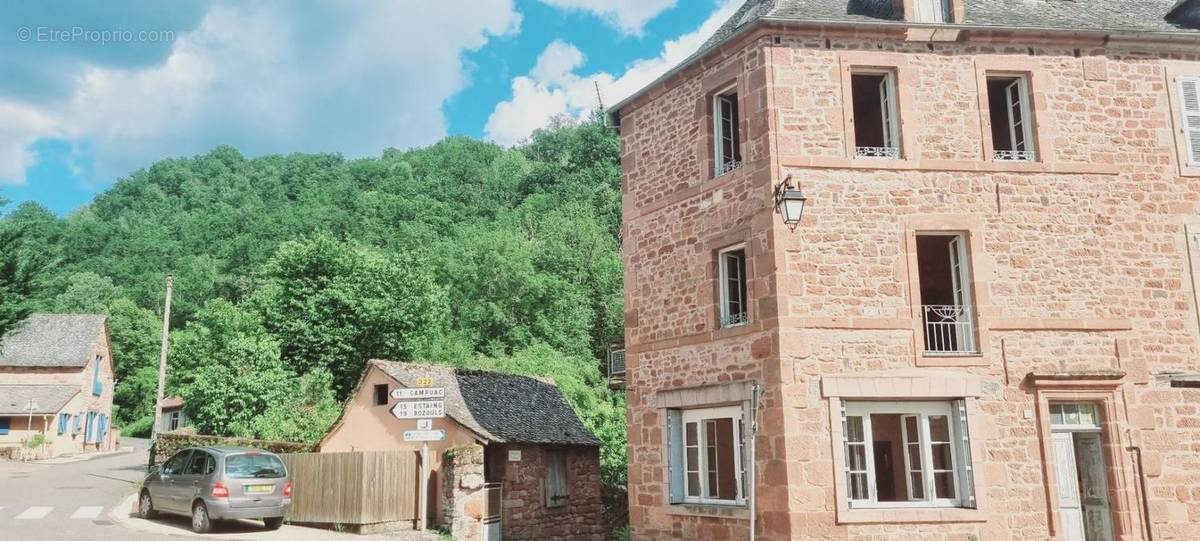 Maison à VILLECOMTAL