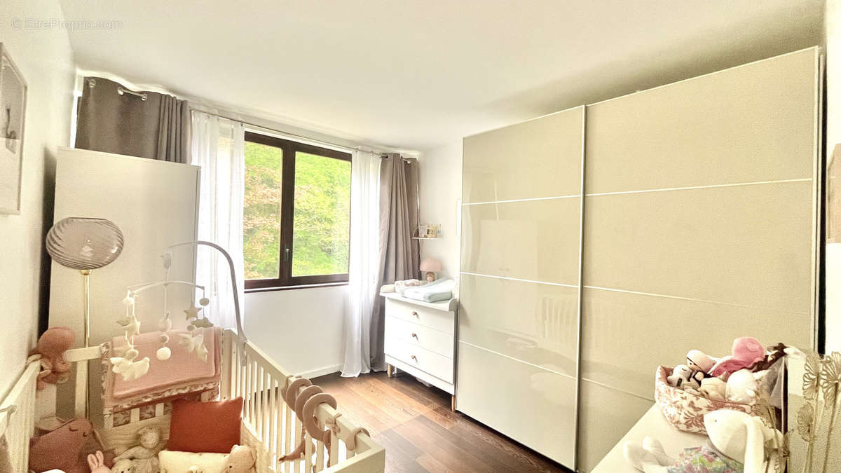 Appartement à LA CELLE-SAINT-CLOUD
