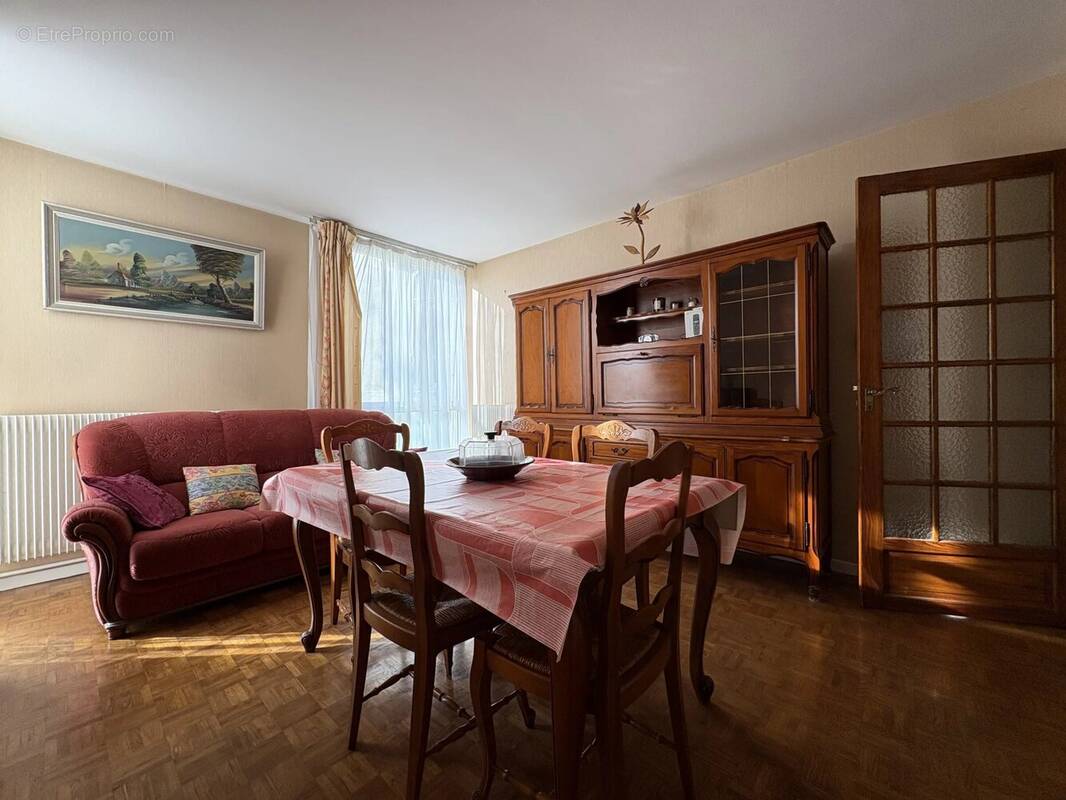Appartement à LE PLESSIS-TREVISE
