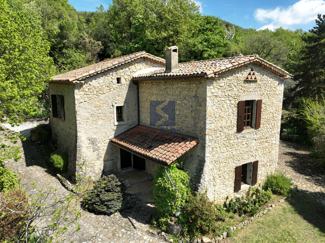 Maison à MIRMANDE