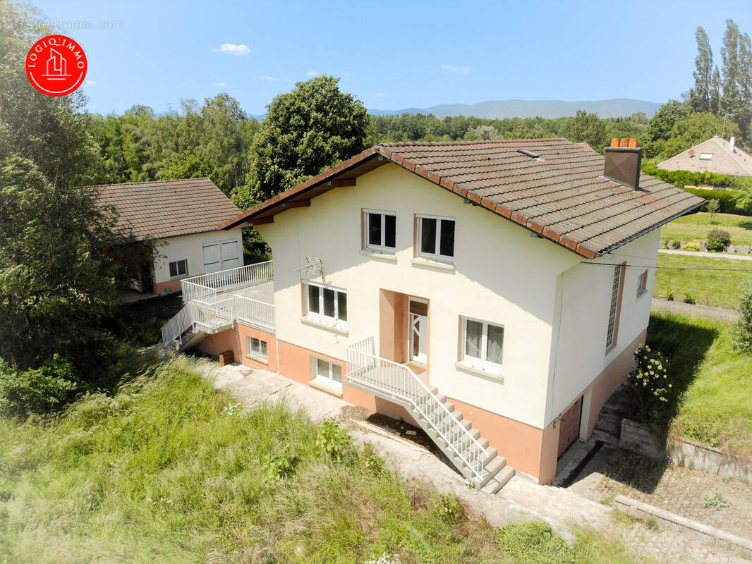 Maison à LARIVIERE