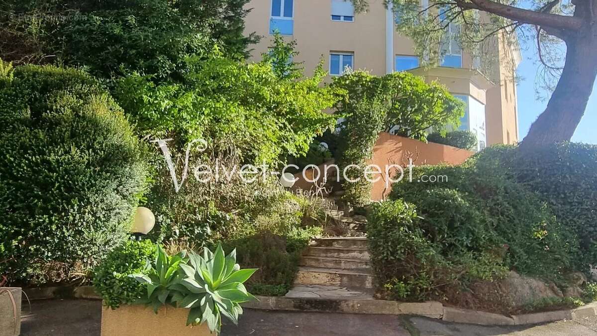 Appartement à LE CANNET