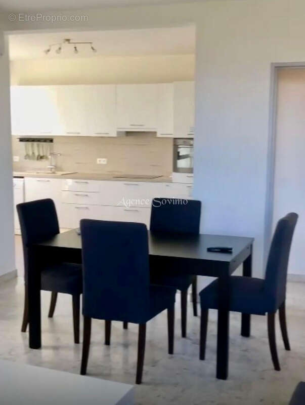 Appartement à MANDELIEU-LA-NAPOULE