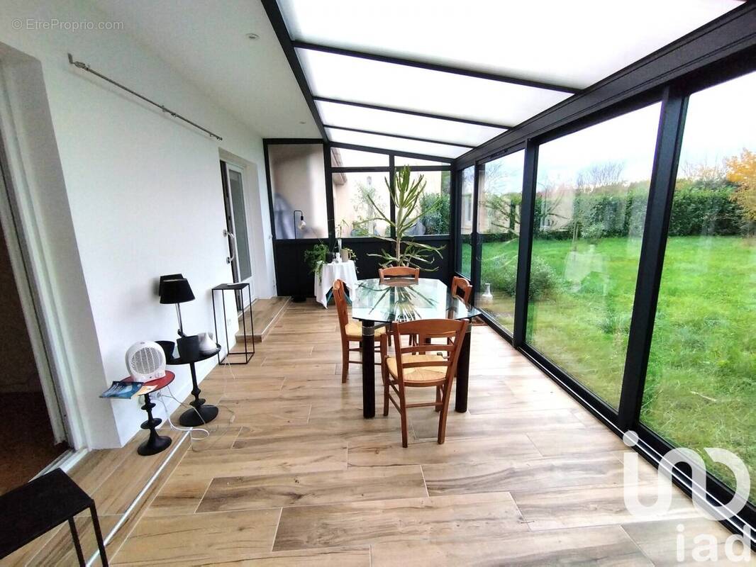Photo 1 - Maison à POITIERS