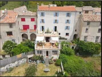 Appartement à COURSEGOULES
