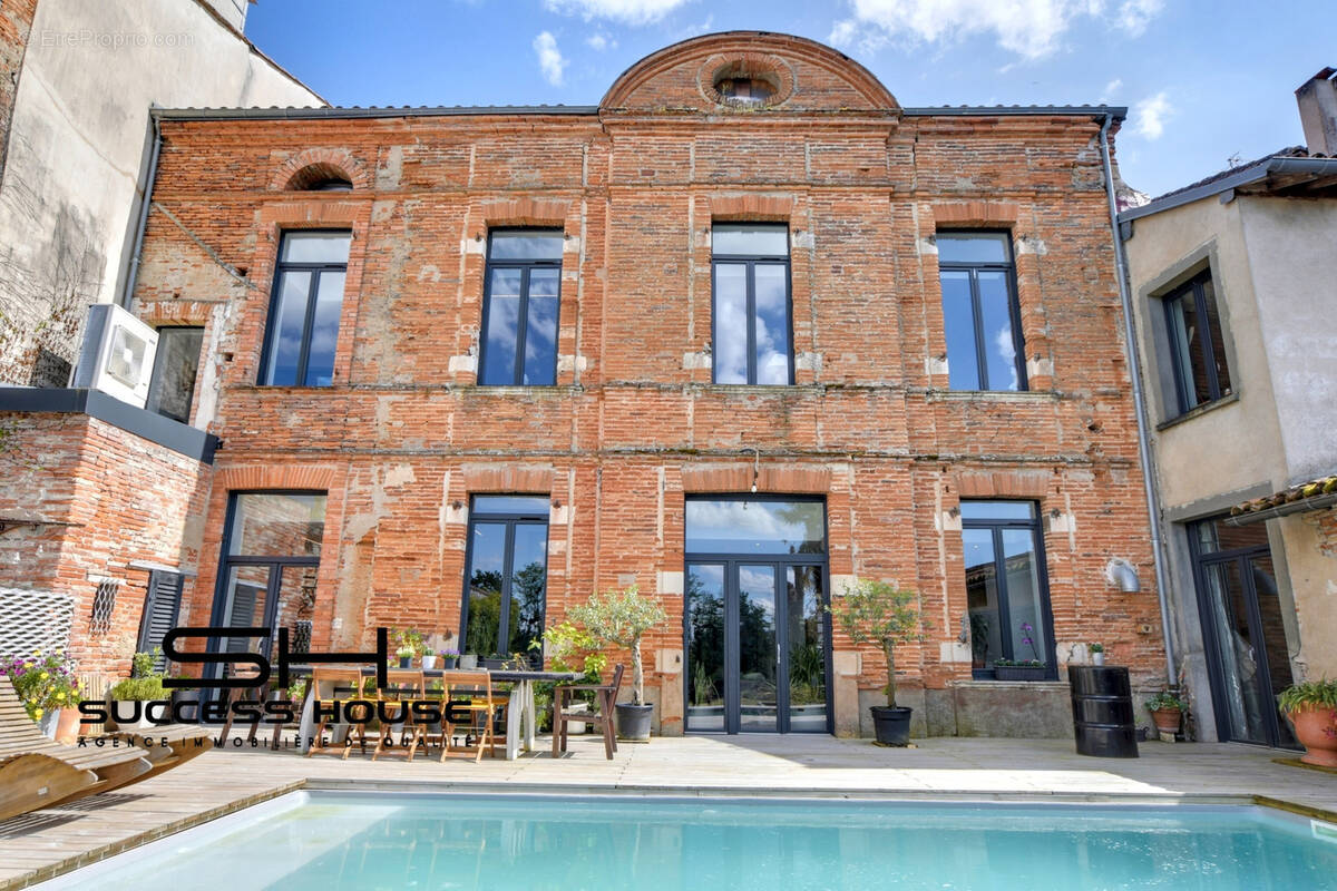 Maison à MONTESQUIEU-VOLVESTRE