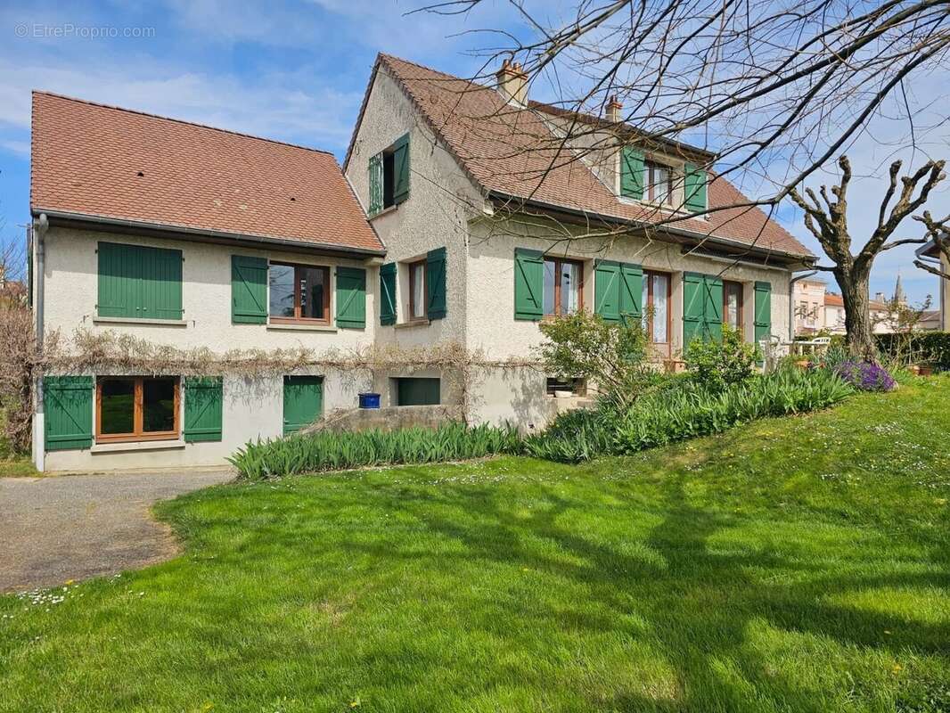 Maison à ESTRABLIN