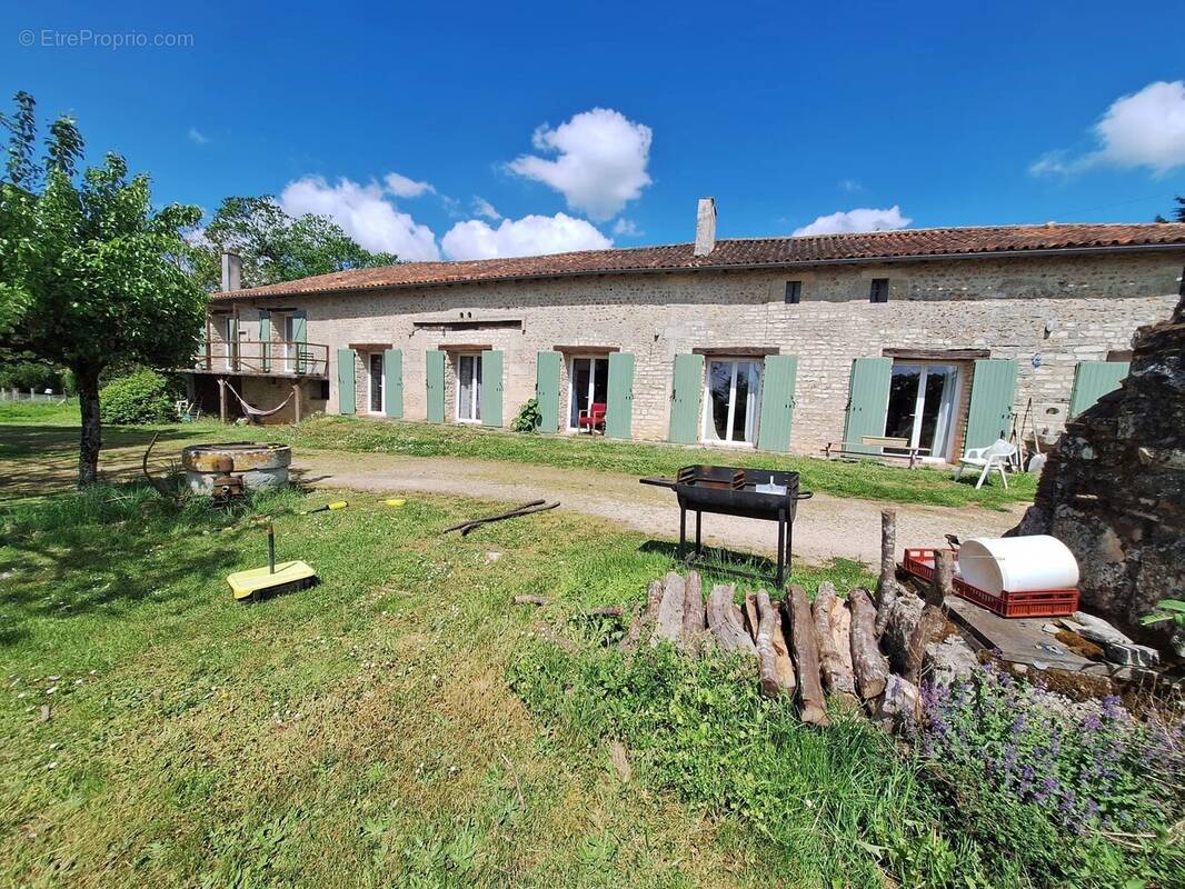 Maison à LIZANT