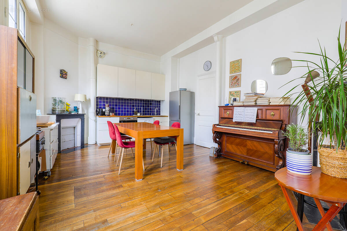 Appartement à PARIS-20E