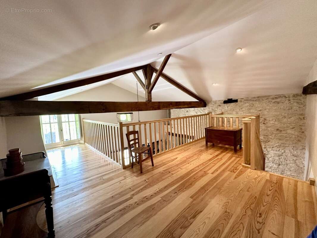 Maison à PINEUILH