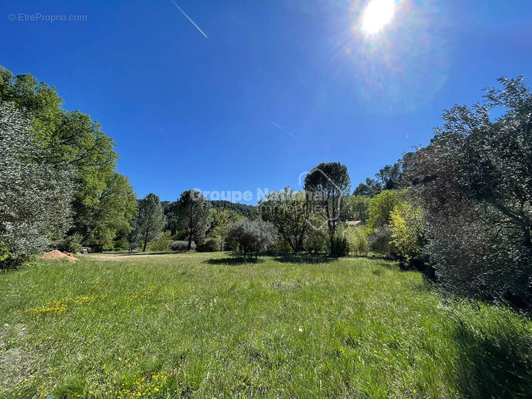 Terrain à BARJOLS