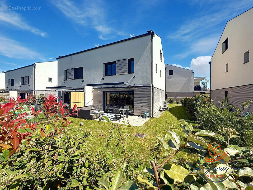 Maison à PREVESSIN-MOENS