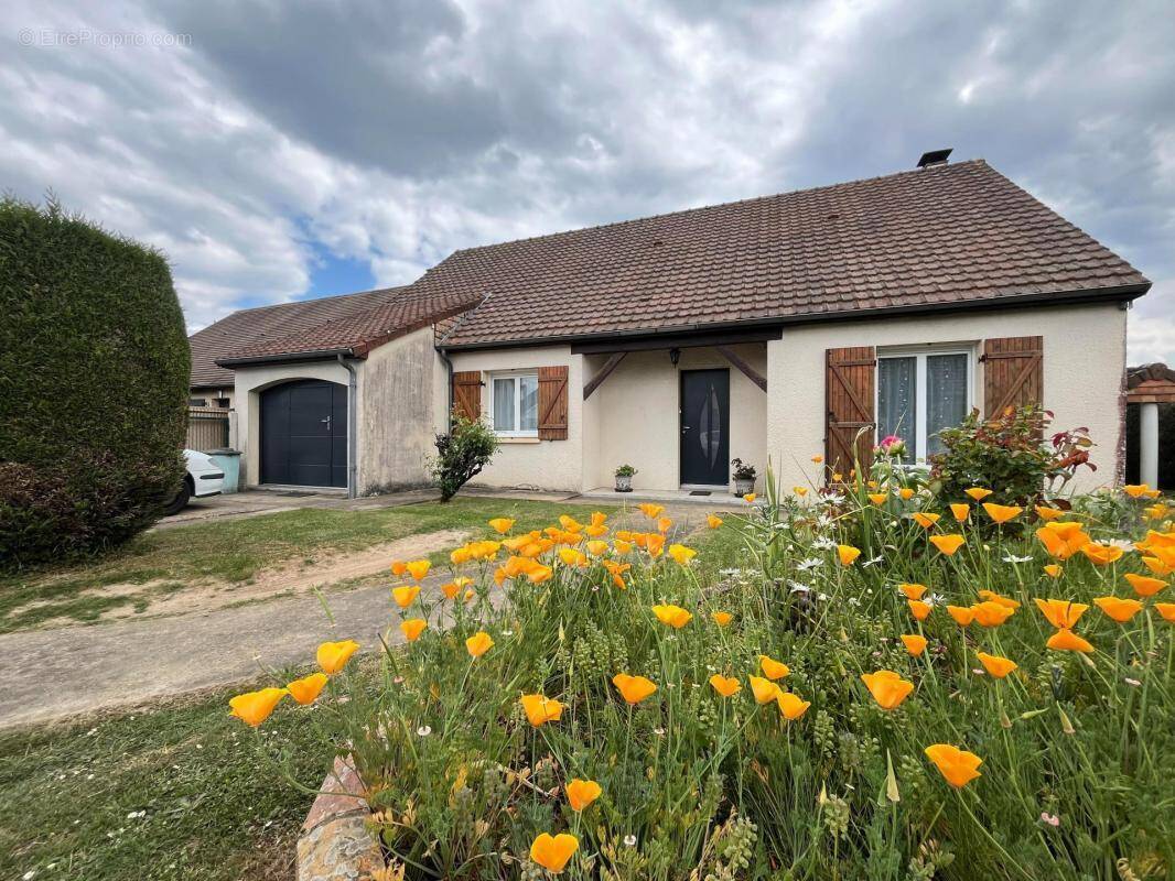 Maison à LOUPLANDE